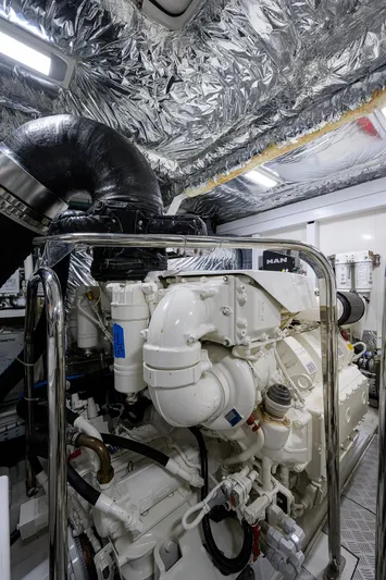 Mulligan Yacht Photos Pics Princess 60 SB Mulligan - Engine Room