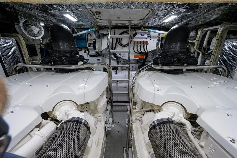 Mulligan Yacht Photos Pics Princess 60 SB Mulligan - Engine Room