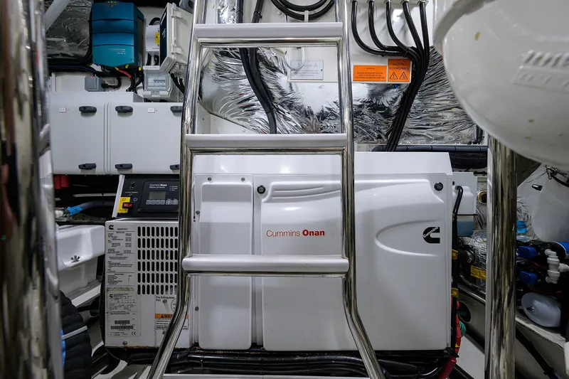 Mulligan Yacht Photos Pics Princess 60 SB Mulligan - Engine Room