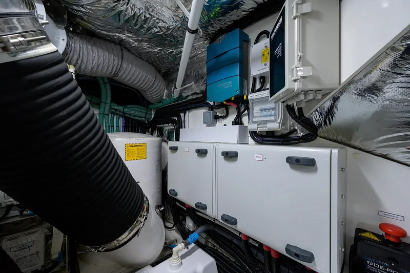 Mulligan Yacht Photos Pics Princess 60 SB Mulligan - Engine Room