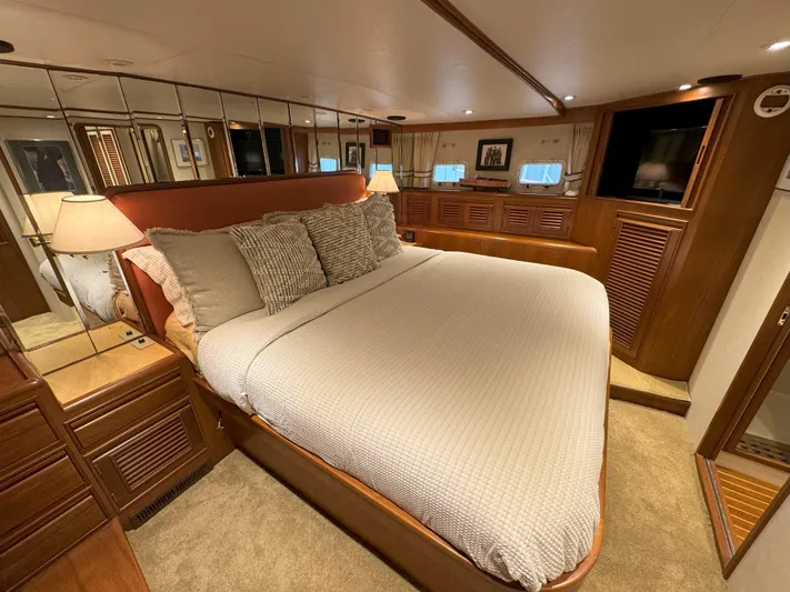 Callisto Yacht Photos Pics 