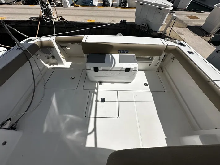  Yacht Photos Pics 2005 Tiara Yachts 3200 Open boat deck with seating and storage.