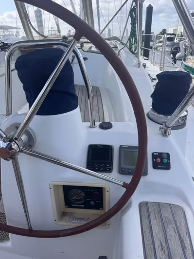 Spirit Guide Yacht Photos Pics 