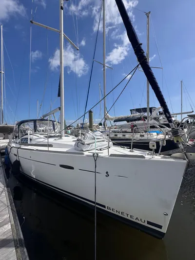 Spirit Guide Yacht Photos Pics 