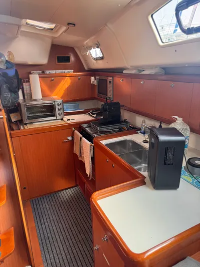 Spirit Guide Yacht Photos Pics 