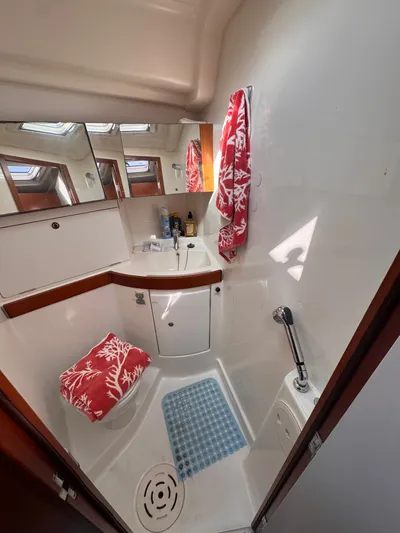 Spirit Guide Yacht Photos Pics 