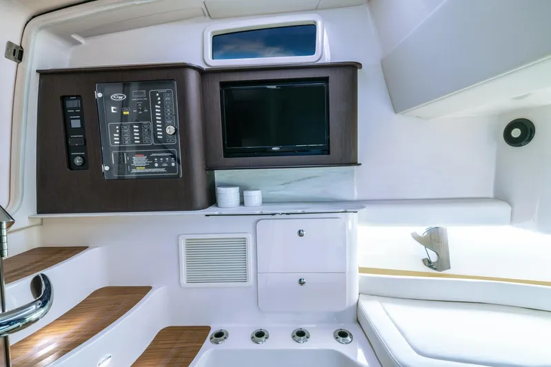  Yacht Photos Pics Manufacturer Provided Image