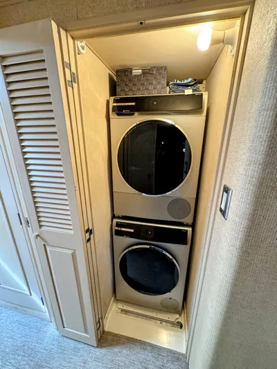 Tenacity Yacht Photos Pics 