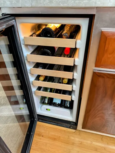 Tenacity Yacht Photos Pics 