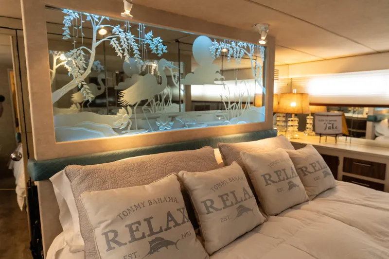 Tenacity Yacht Photos Pics 