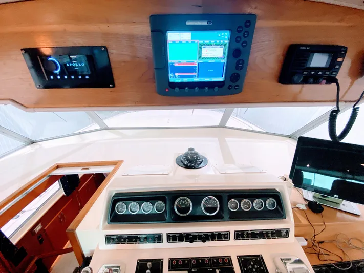 Tenacity Yacht Photos Pics 