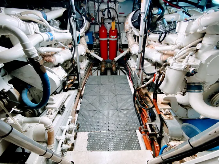 Tenacity Yacht Photos Pics 