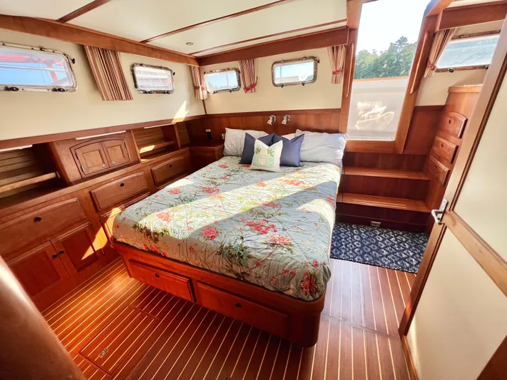 Swamp Fox Yacht Photos Pics 