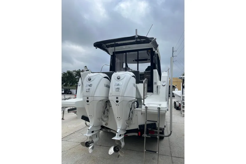  Yacht Photos Pics 2025 Jeanneau NC 895 Sport Series 2 with dual Yamaha outboard engines.