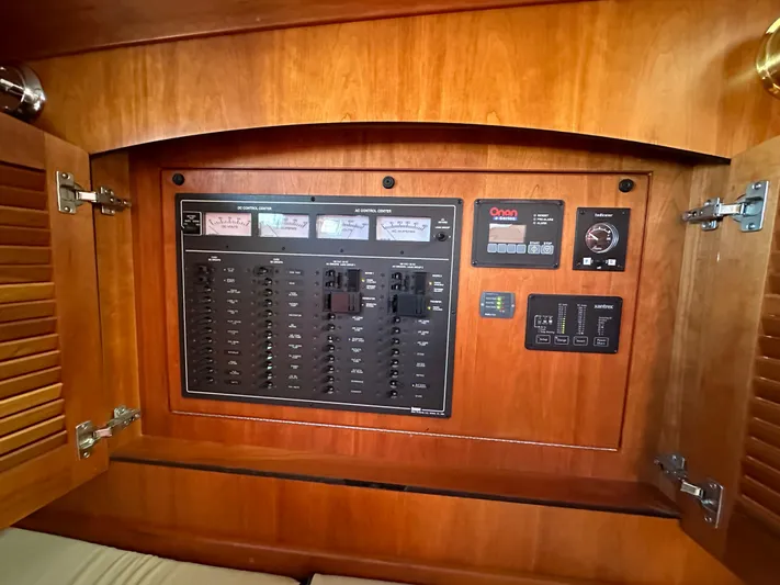 Sabre 38 Yacht Photos Pics 