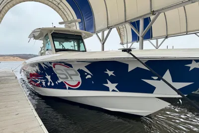 Boston Whaler 370 Outrage