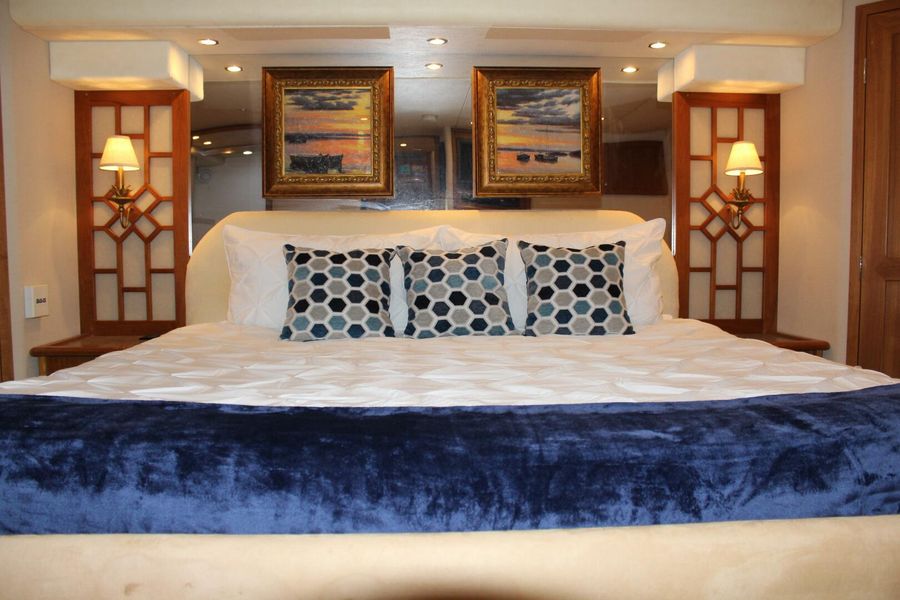 2000 Pacific Mariner 65 Motor Yacht