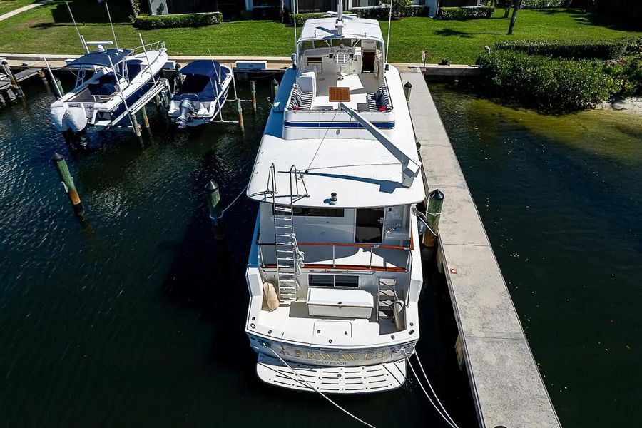 1987 Hatteras 68'