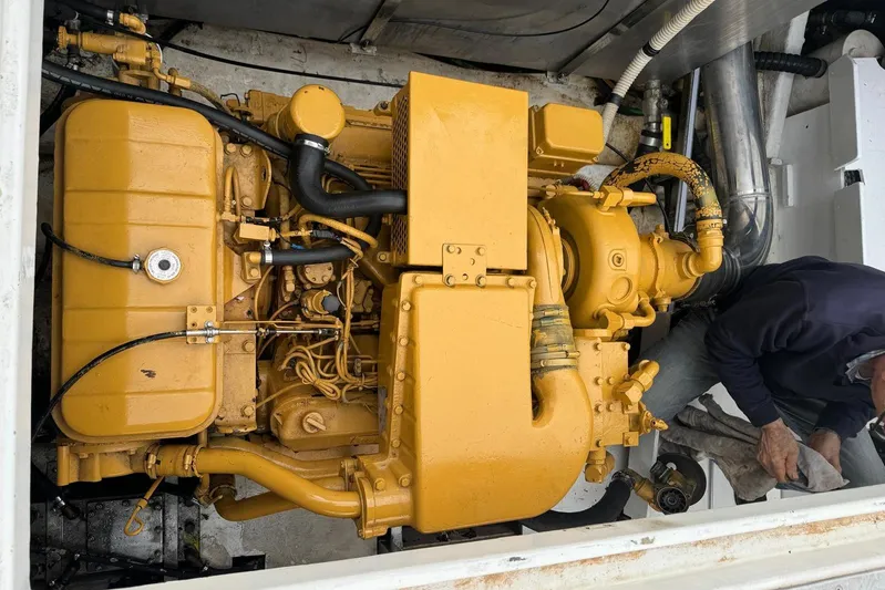 Captain Back Yacht Photos Pics Yellow engine of 1988 Cantiere Navale di Pesaro Studio Mare Atmosfere 46 boat.