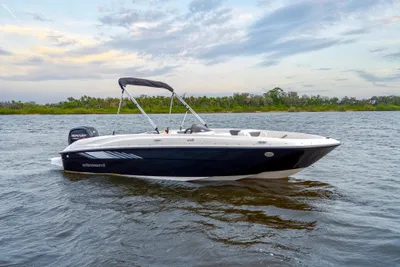 Bayliner E18
