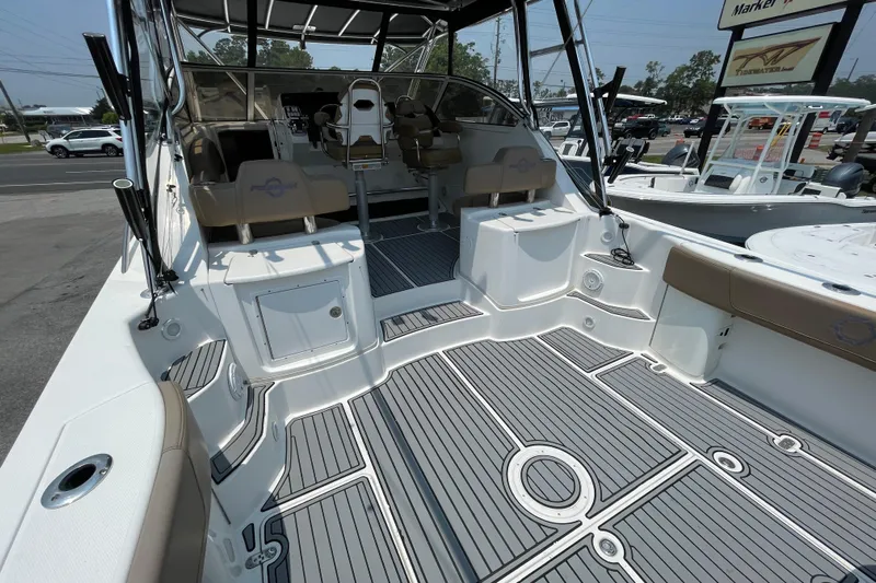  Yacht Photos Pics 2007 Fountain 38 Sportfish Cruiser OB with spacious deck and seating area.