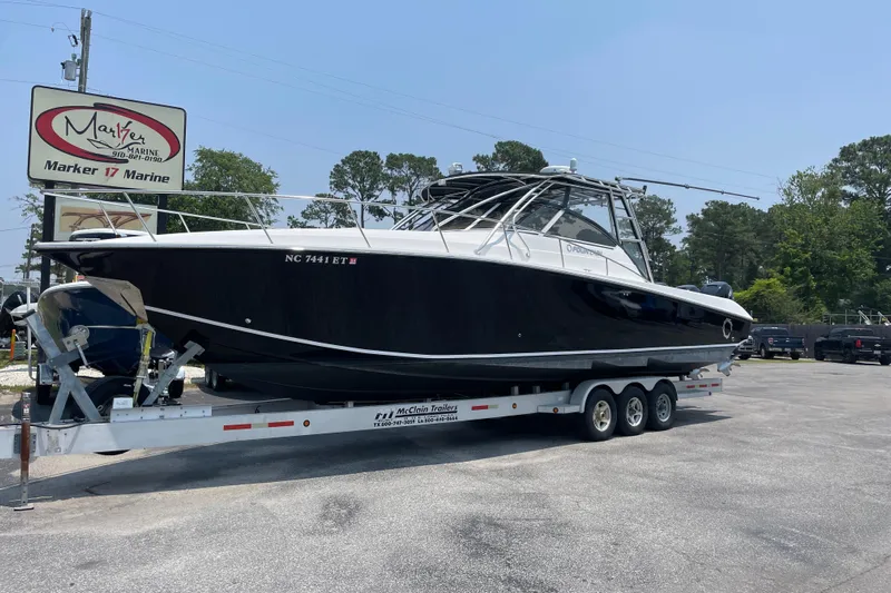  Yacht Photos Pics 2007 Fountain 38 Sportfish Cruiser OB on trailer at Marker 17 Marine dealership.