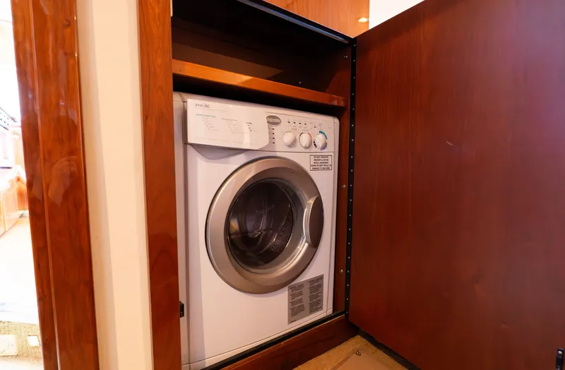 Liquidity Yacht Photos Pics 