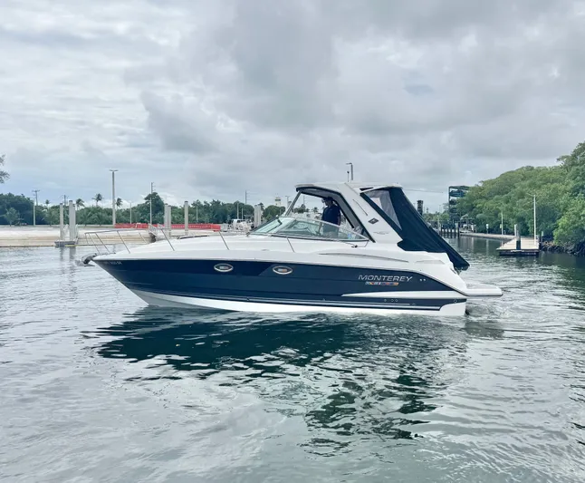 La Cha Cha Yacht Photos Pics 