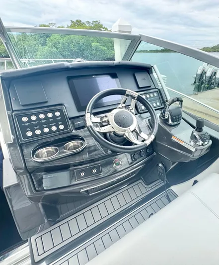 La Cha Cha Yacht Photos Pics 