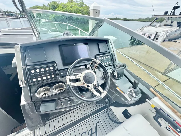 La Cha Cha Yacht Photos Pics 