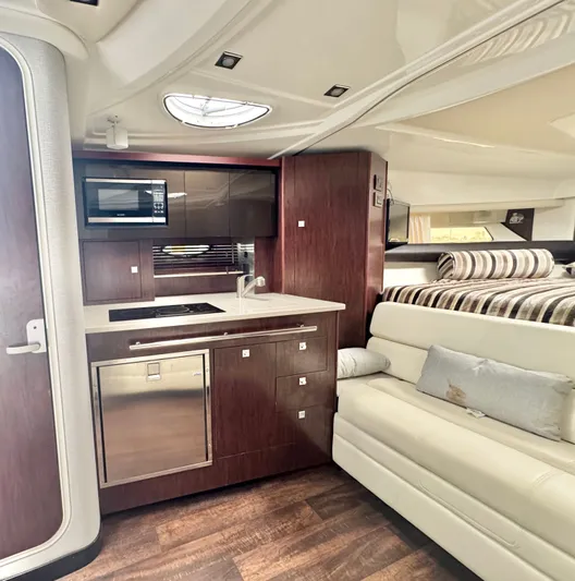 La Cha Cha Yacht Photos Pics 