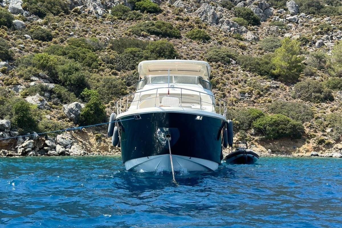 2012 Azimut 77 