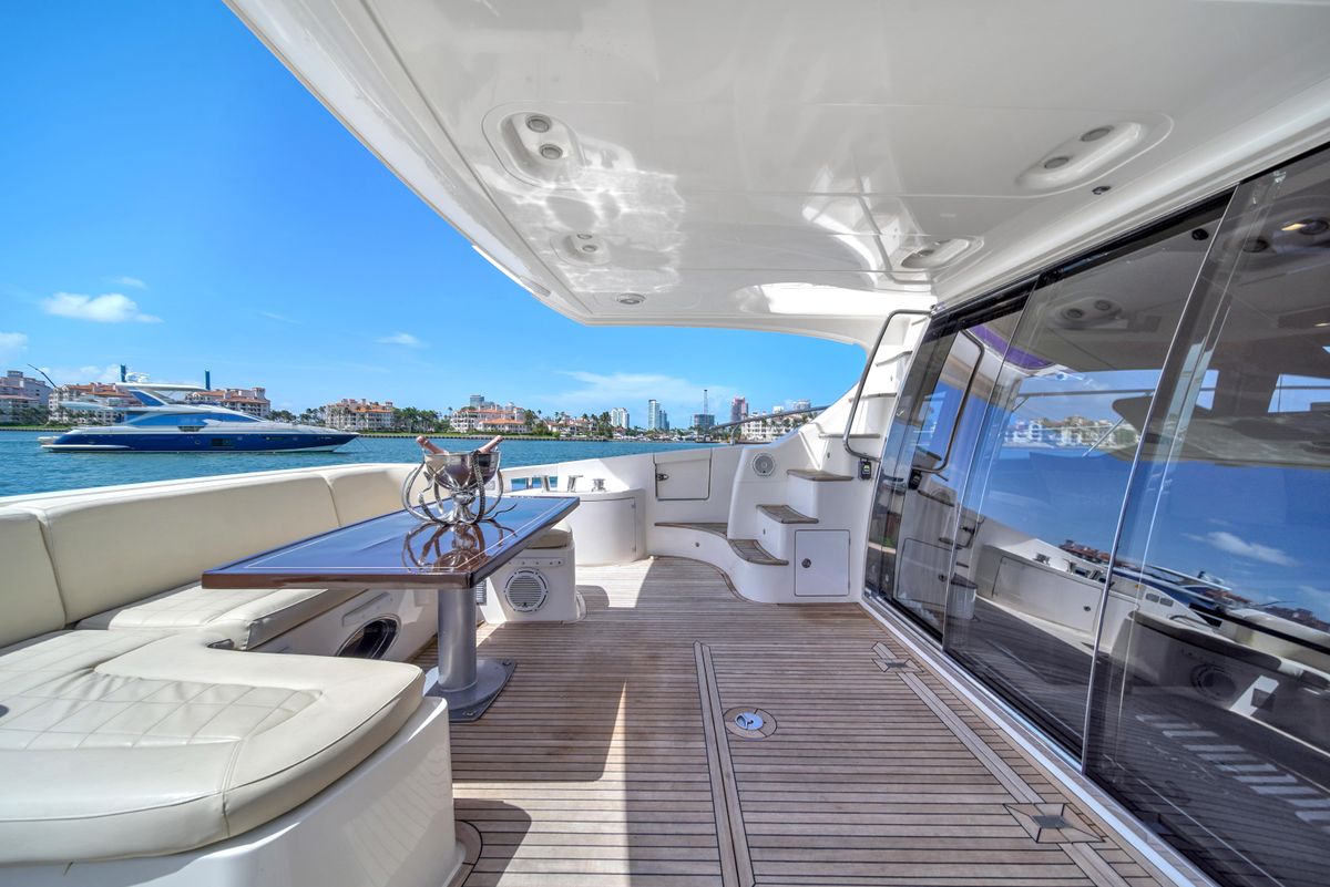 2012 Azimut 64 