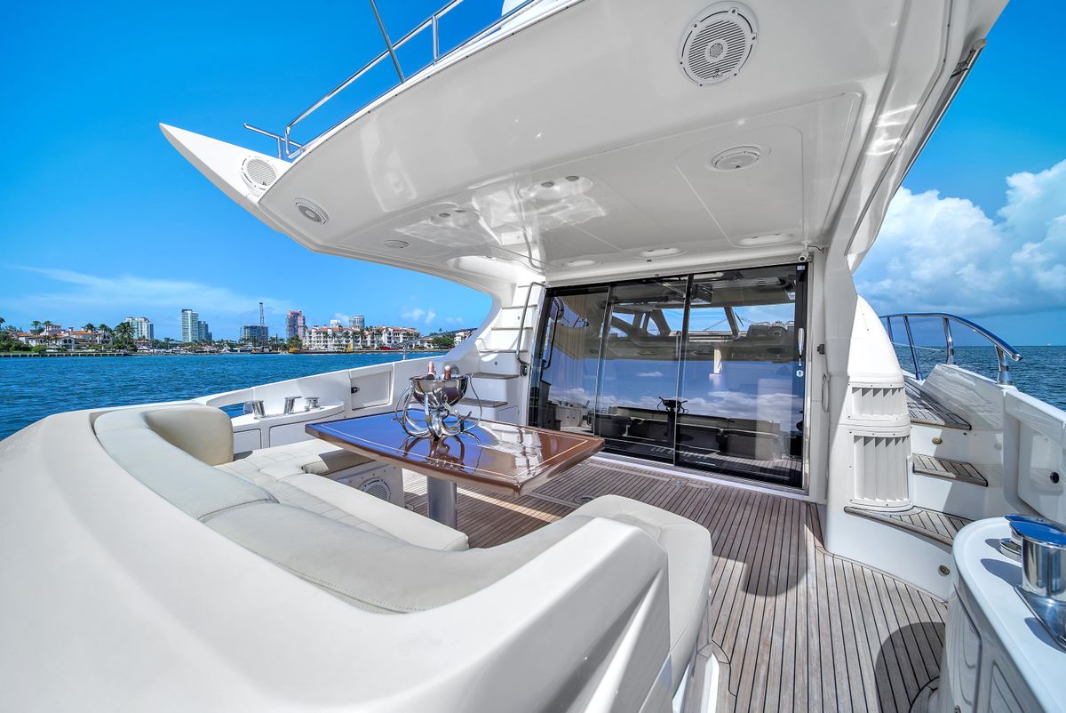 2012 Azimut 64 
