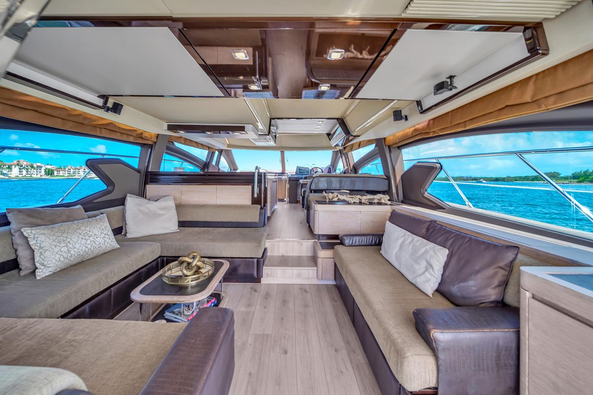 2012 Azimut 64 