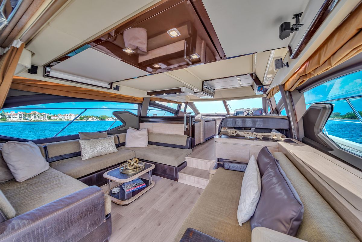 2012 Azimut 64 