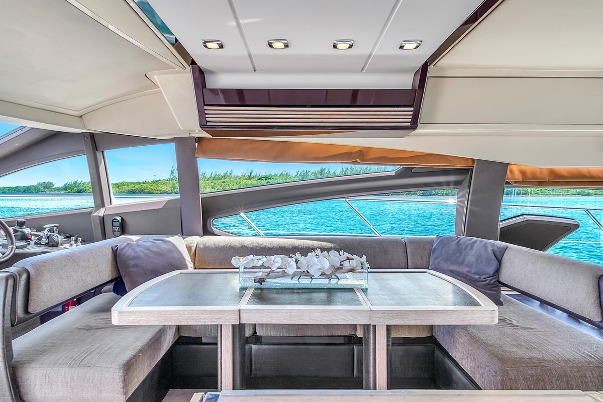 2012 Azimut 64 