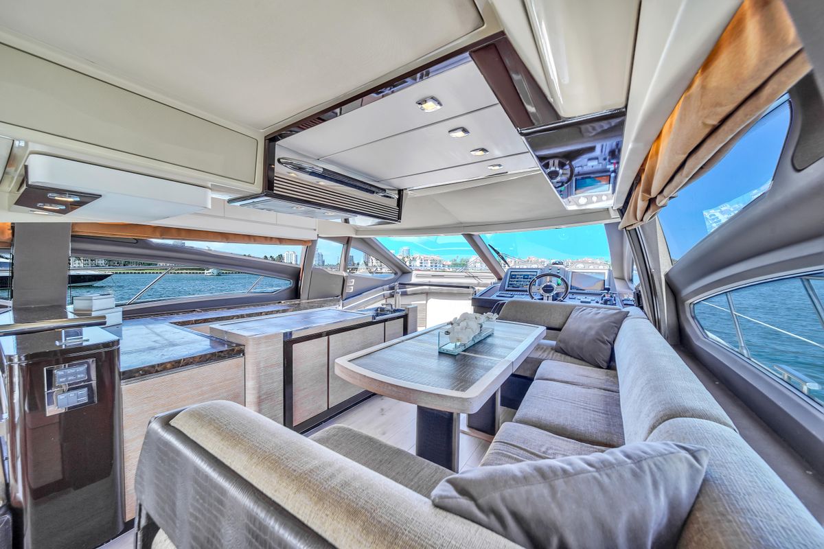 2012 Azimut 64 
