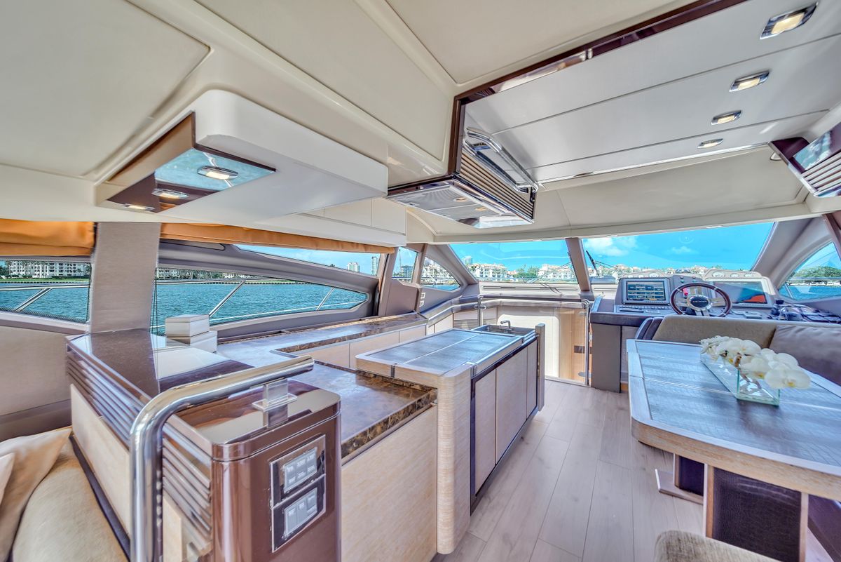 2012 Azimut 64 
