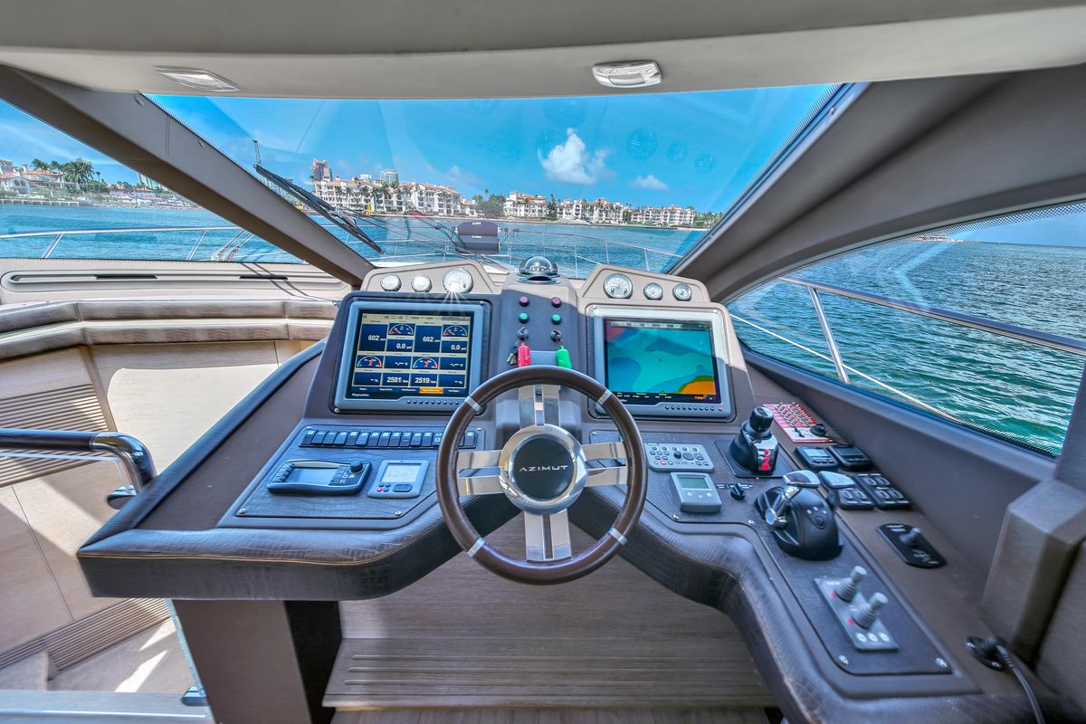 2012 Azimut 64 
