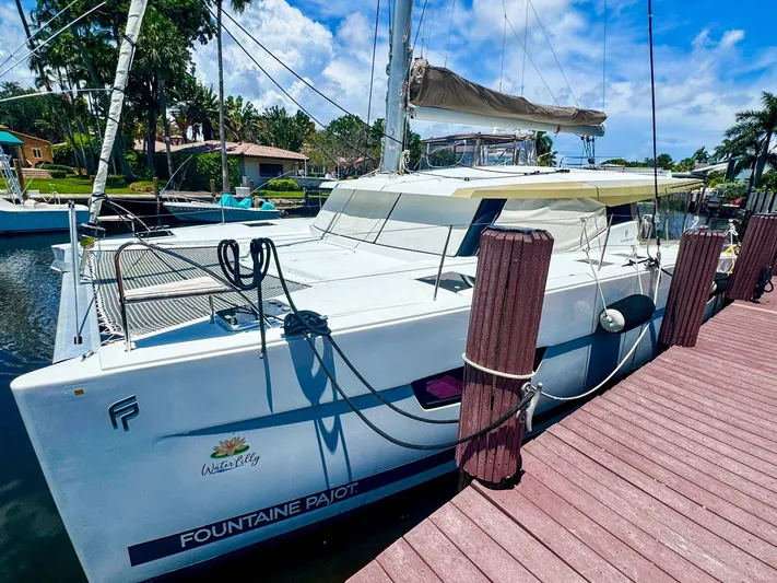 Waterlilly Yacht Photos Pics 