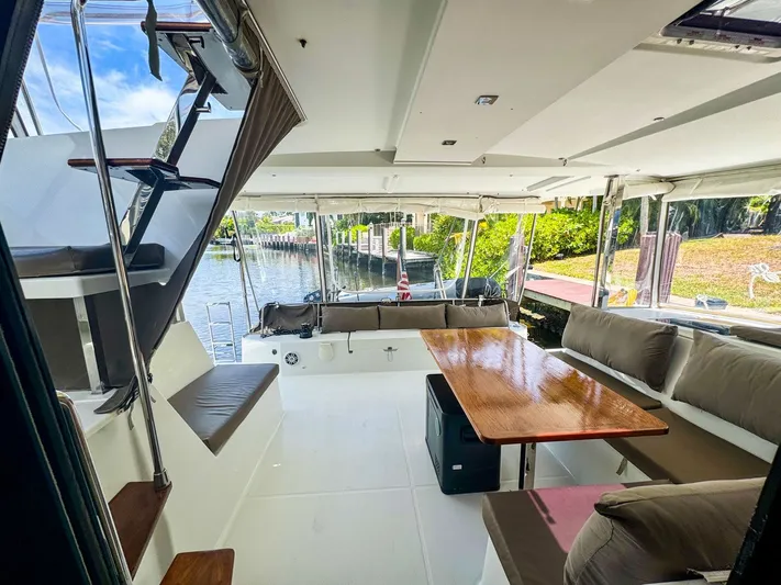 Waterlilly Yacht Photos Pics 