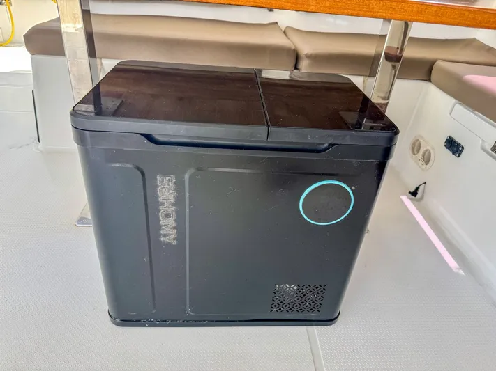 Waterlilly Yacht Photos Pics 