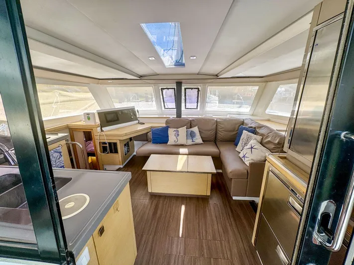 Waterlilly Yacht Photos Pics 