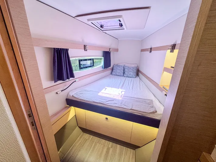 Waterlilly Yacht Photos Pics 