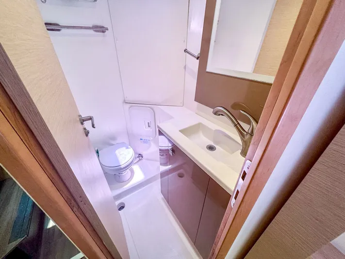 Waterlilly Yacht Photos Pics 