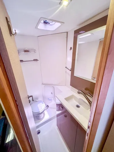 Waterlilly Yacht Photos Pics 