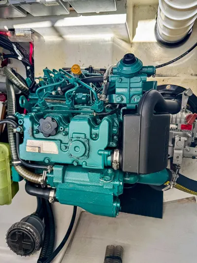 Waterlilly Yacht Photos Pics 