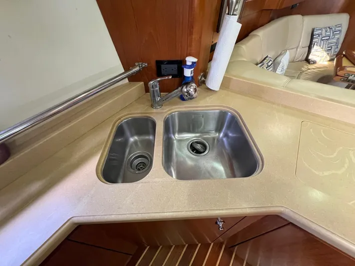 Peace Out Yacht Photos Pics Tiara 4400 Sovran