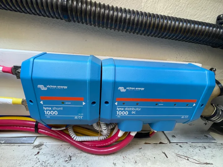 Shutter Speed II Yacht Photos Pics Victron Energy Lynx Shunt and Distributor in Ranger Tugs R-31 CB 2022.